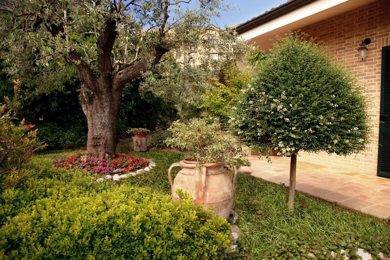 Ai Quattro Ulivi B&B Monte Urano Exteriör bild